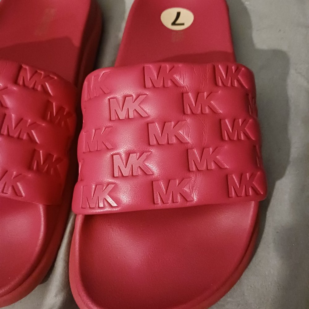 NEW!! Michael Kors Slides Sz 7 - Picture 7 of 8
